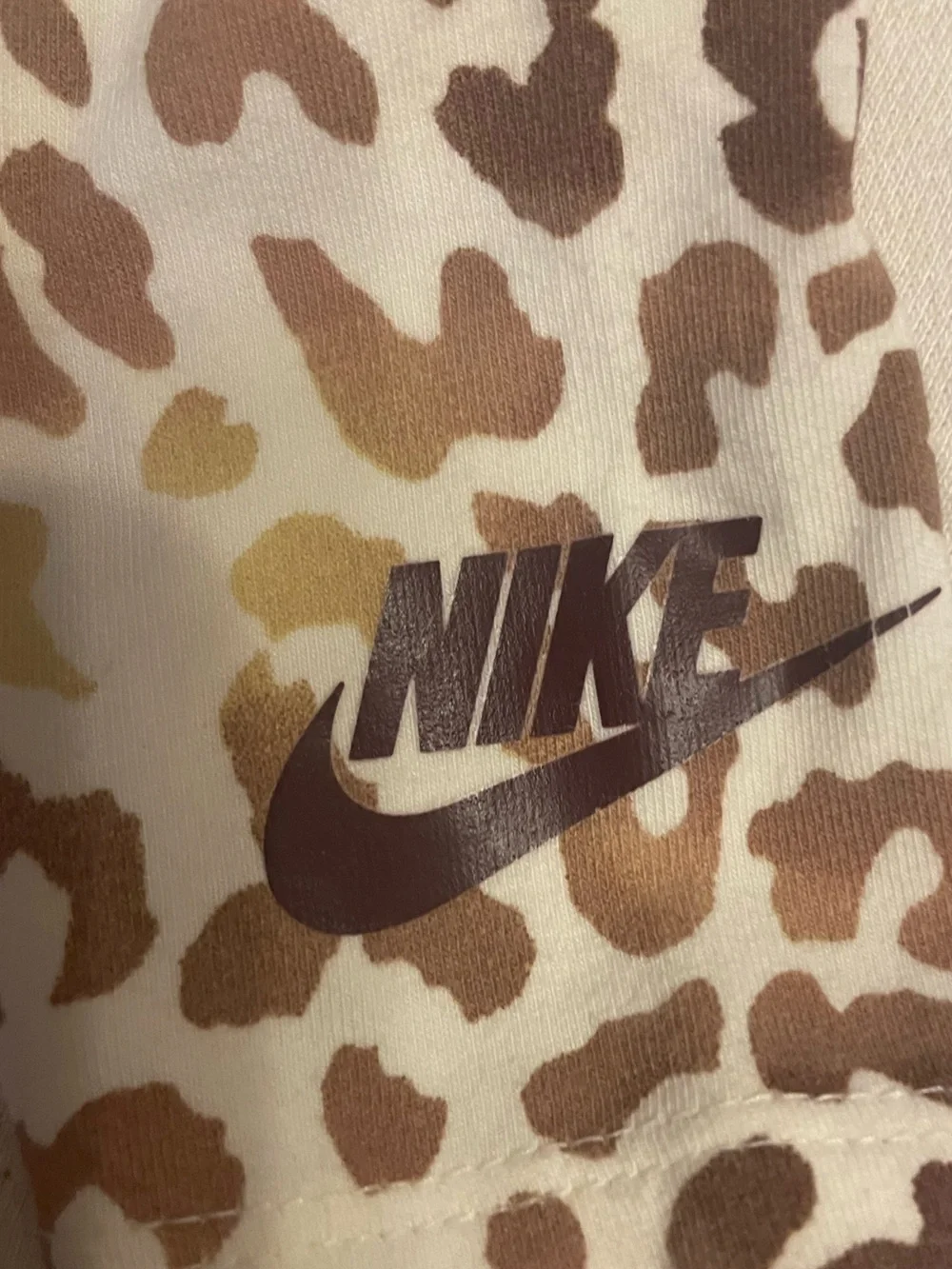 Infant Girl’s Nike Leopard Print 2 Piece Set Size 18 Months